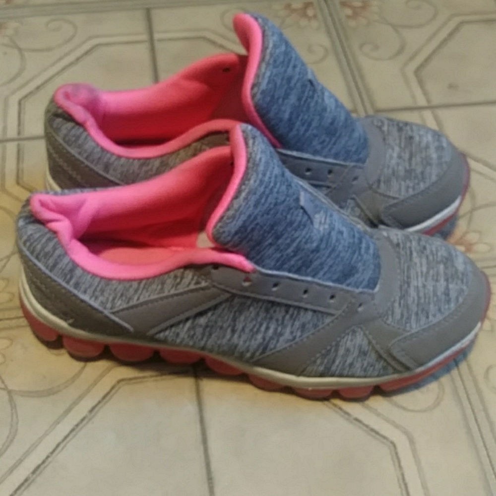 DANSKIN NOW MEMORY FOAM SHOES